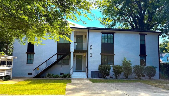 Foto del edificio - Room in Apartment on S Blount St