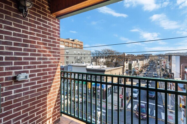 Foto del edificio - 353 West Side Ave