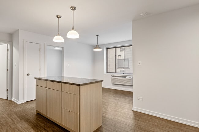 Building Photo - 5411 N Winthrop Ave