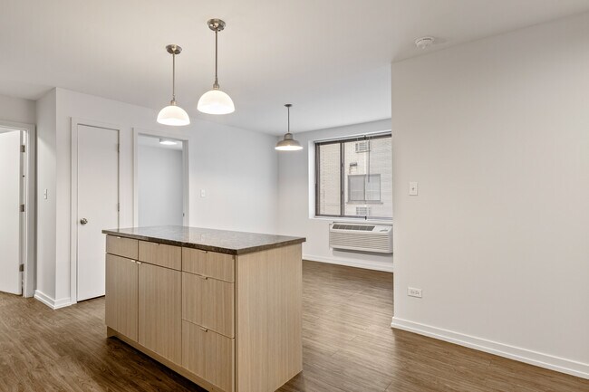 Foto del edificio - 5411 N Winthrop Ave