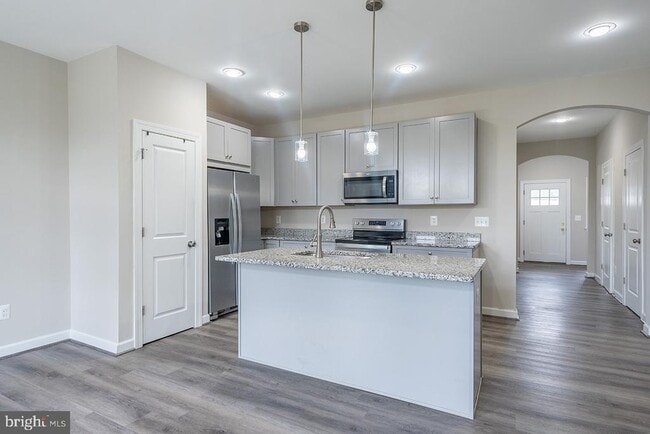 Building Photo - 102 Coralyrose Ct