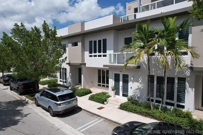 Building Photo - 6461 NW 103rd Psge