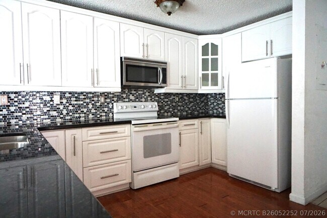 Building Photo - 18011 SW 139th Ct