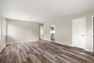 Building Photo - 108 Irene St