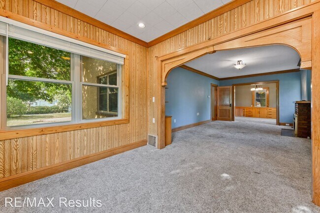 Foto del edificio - 5 br, 3 bath House - 700 Main Street