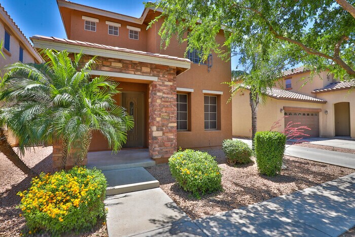Foto principal - 3255 E Oakland Street