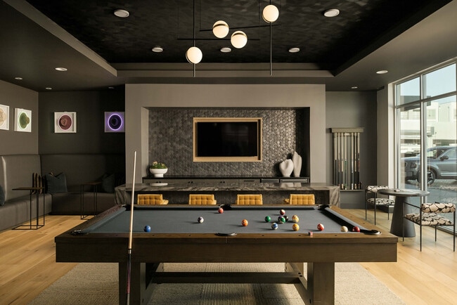 Building Photo - Caroline Eastside