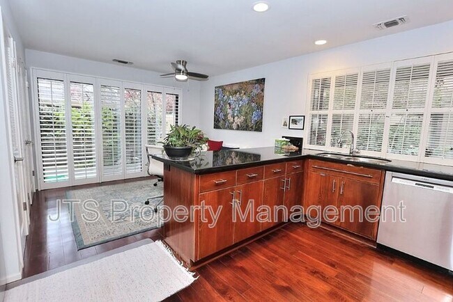 Foto del edificio - 2010 Promontory Point Ln