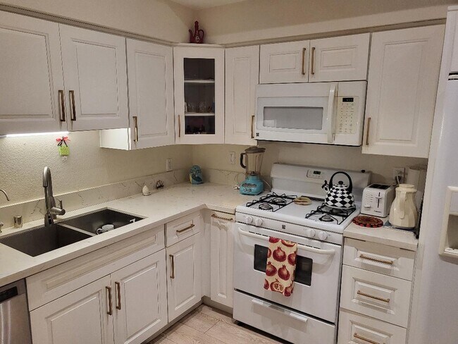 Foto del edificio - 5420 Sylmar Ave