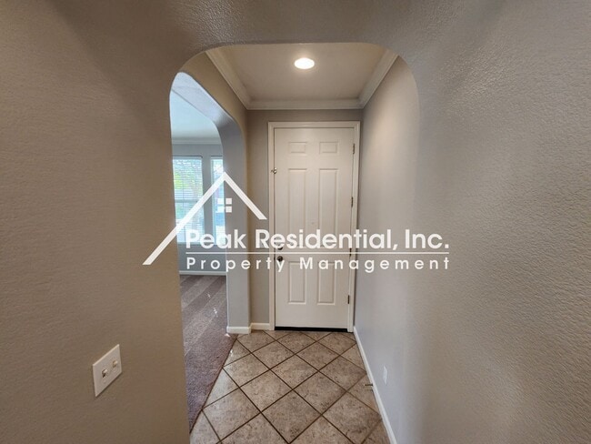 Building Photo - Spacious North Natomas 4bd/2ba Home with 2...