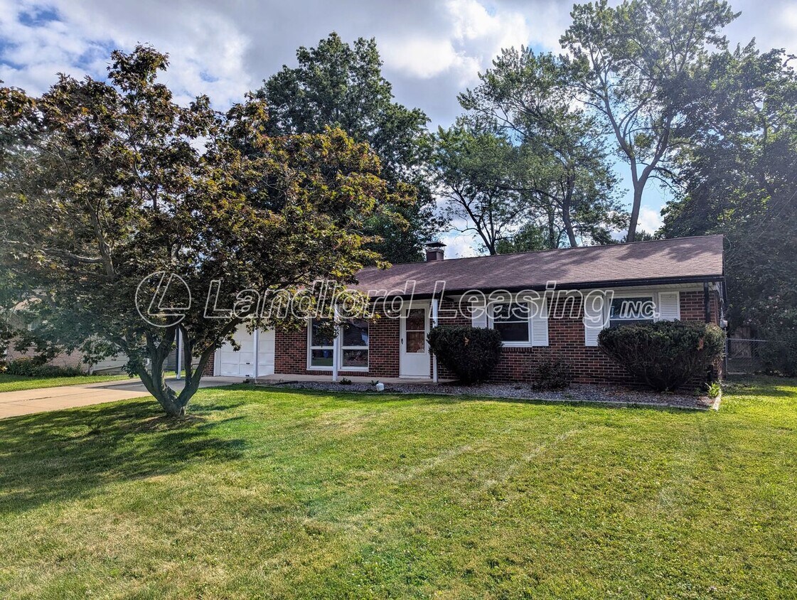 Primary Photo - Charming 3 Bedroom Brick Ranch in Vermilion