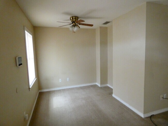 Foto del edificio - 2 bedroom, 1 bath