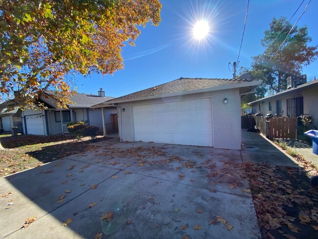 Building Photo - MOVE-IN BONUS: Adorable Updated Home with ...