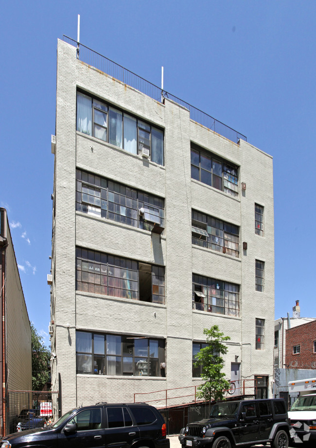 Building Photo - 1085 Willoughby Ave