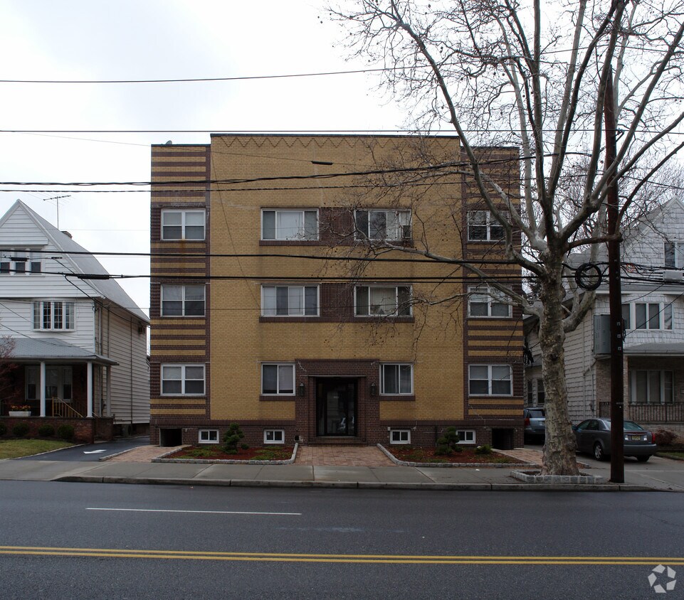 Foto del edificio - 863 Kennedy Blvd