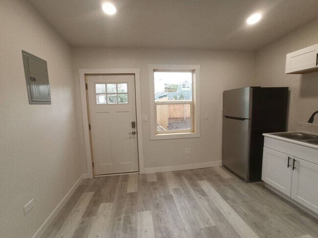 Building Photo - 4510 SE 99th Ave