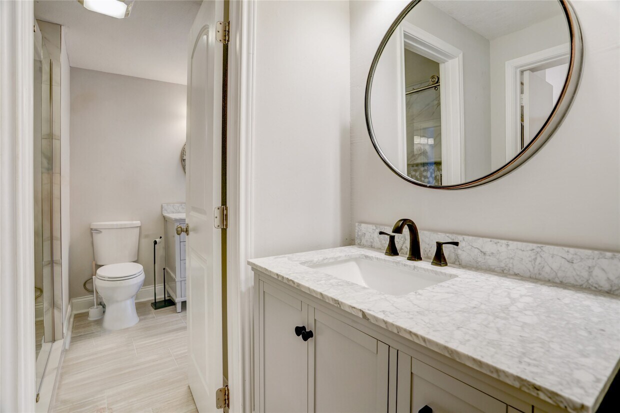 Foto del edificio - 351 Lakeside Ln