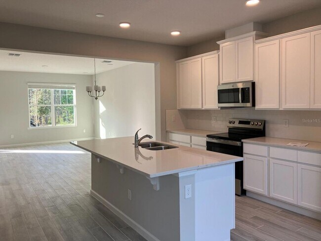 Building Photo - 15523 Bay Brg St