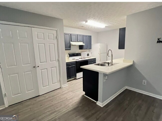 Foto del edificio - 2279 Strathmoor Manor Dr