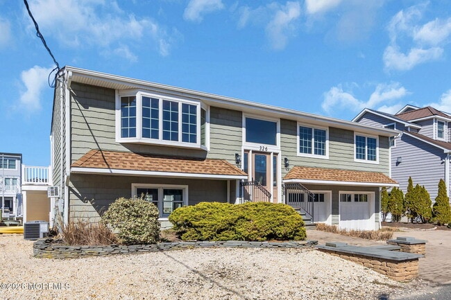 Building Photo - 326 Cutter Ln