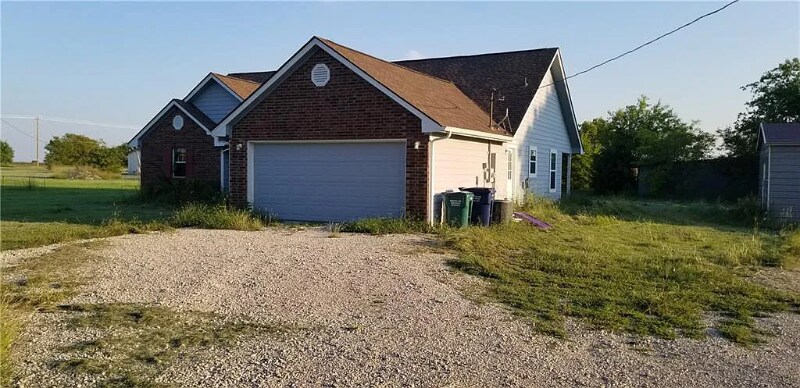 Primary Photo - 2000 Co Rd 422