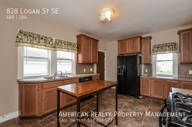 Foto del edificio - 828 Logan St SE