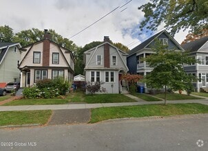 Building Photo - 31 Woodlawn Ave