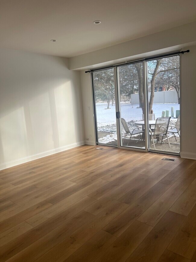 Foto del edificio - 1146 Regency Dr