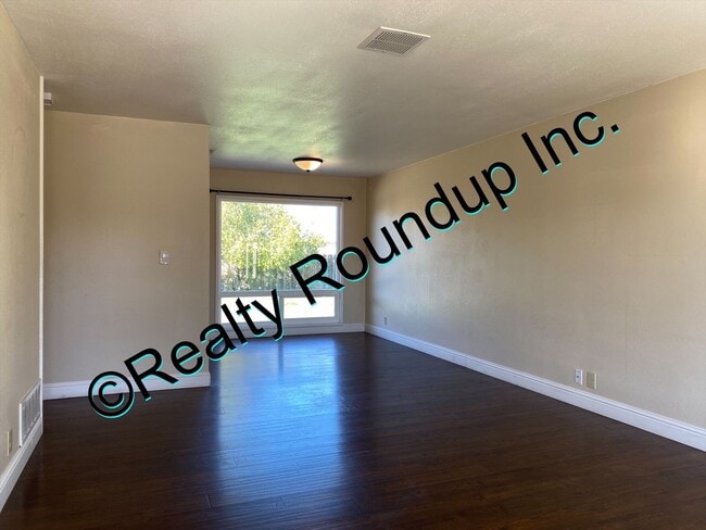 Foto del edificio - COMING SOON! Midtown Stockton, Three Bed, One Bath, One Car Garage.