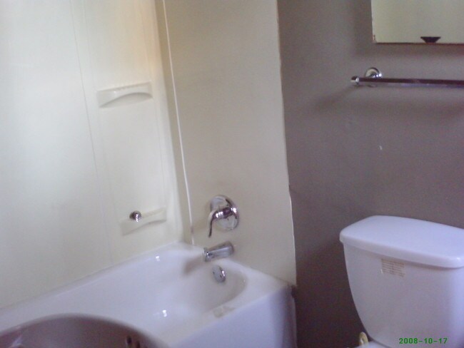 baño, apto 3 - 1253-1255 Western Ave