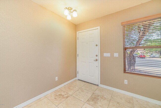 Building Photo - 13127 N Deergrass Dr