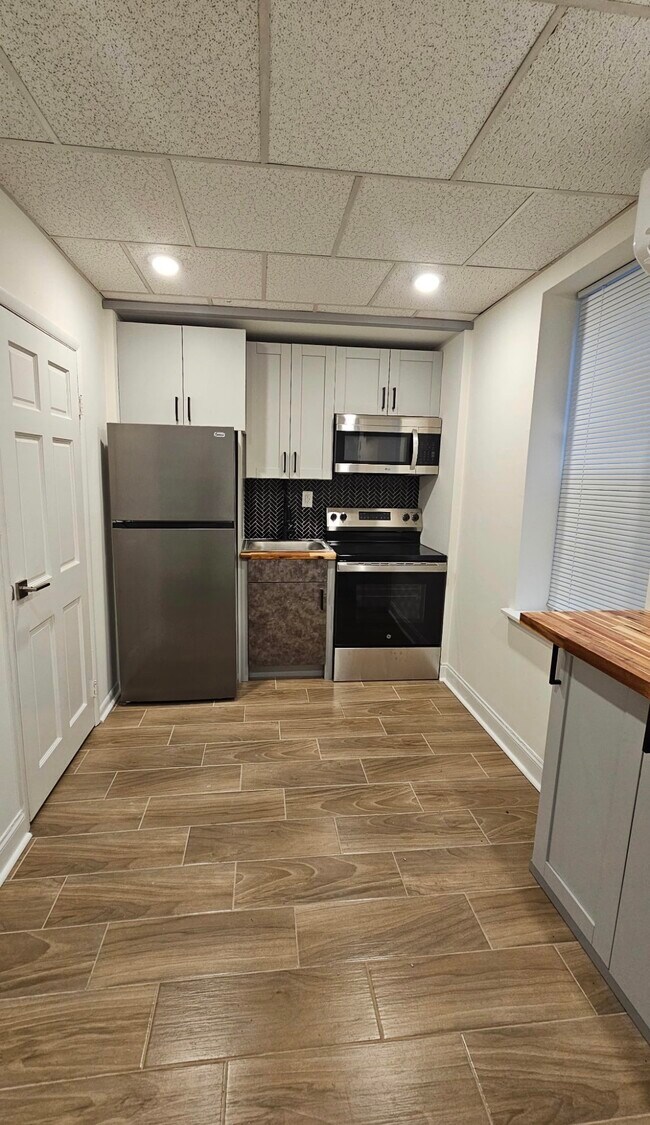 Foto del edificio - 4670 James St