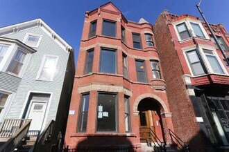Building Photo - 1218 W Diversey Pkwy