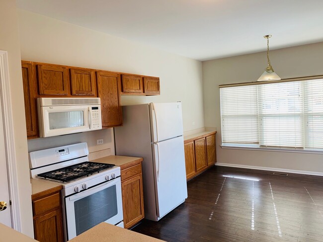 Building Photo - 1611 S Candlestick Way