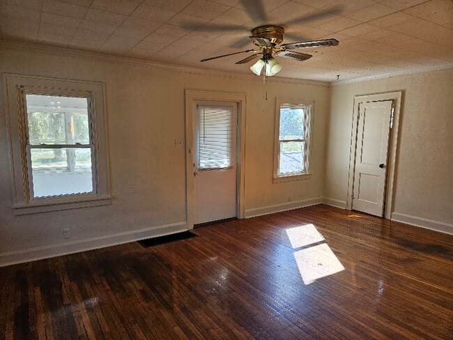 Foto del edificio - 1008 Muncie