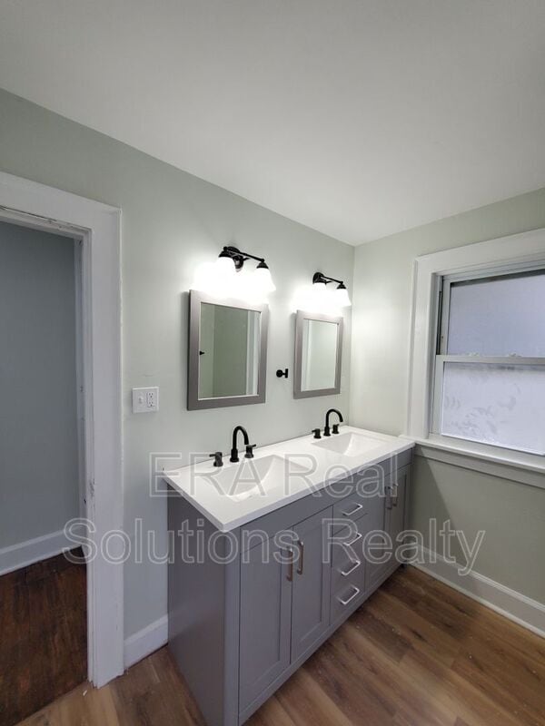 Building Photo - 1384 E 23rd Ave