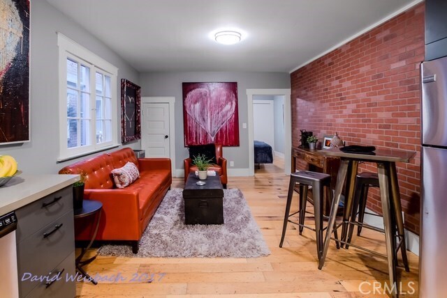 Unit 6 (furniture not incl) - 421 W 3rd St