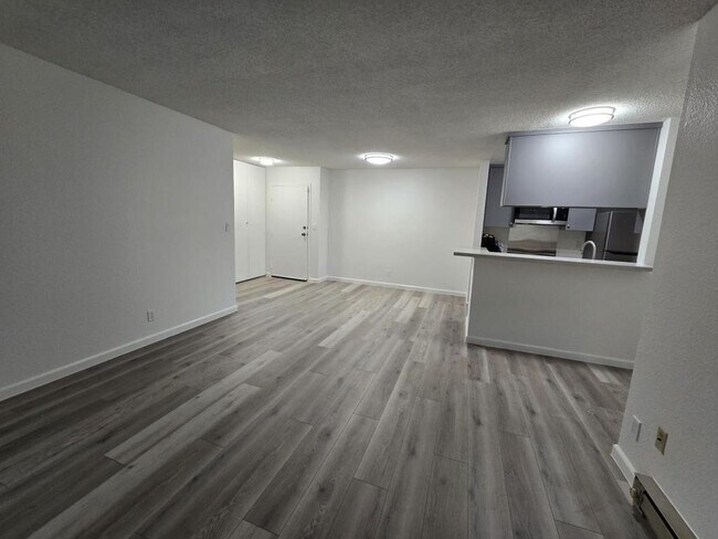 Building Photo - 361 Half Moon Ln #302