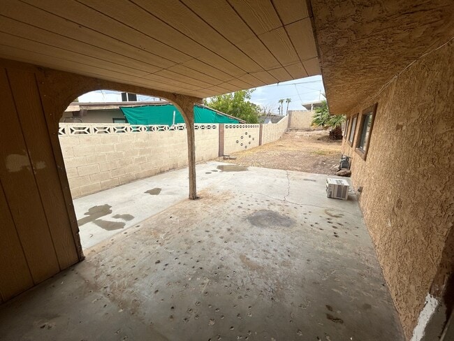 Building Photo - 1405 E McWilliams Ave