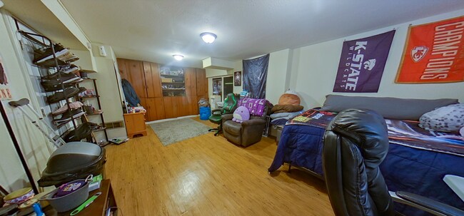 Foto del edificio - Huge House + 1 Block from KSU Campus + Was...