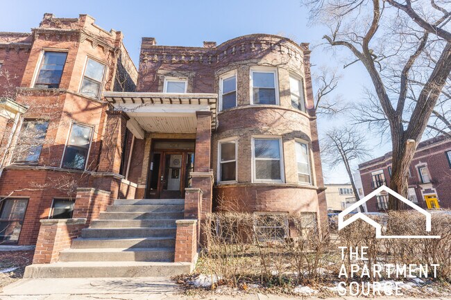 Building Photo - 2701 N Whipple St