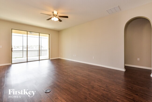 Building Photo - 804 Boxelder Ave