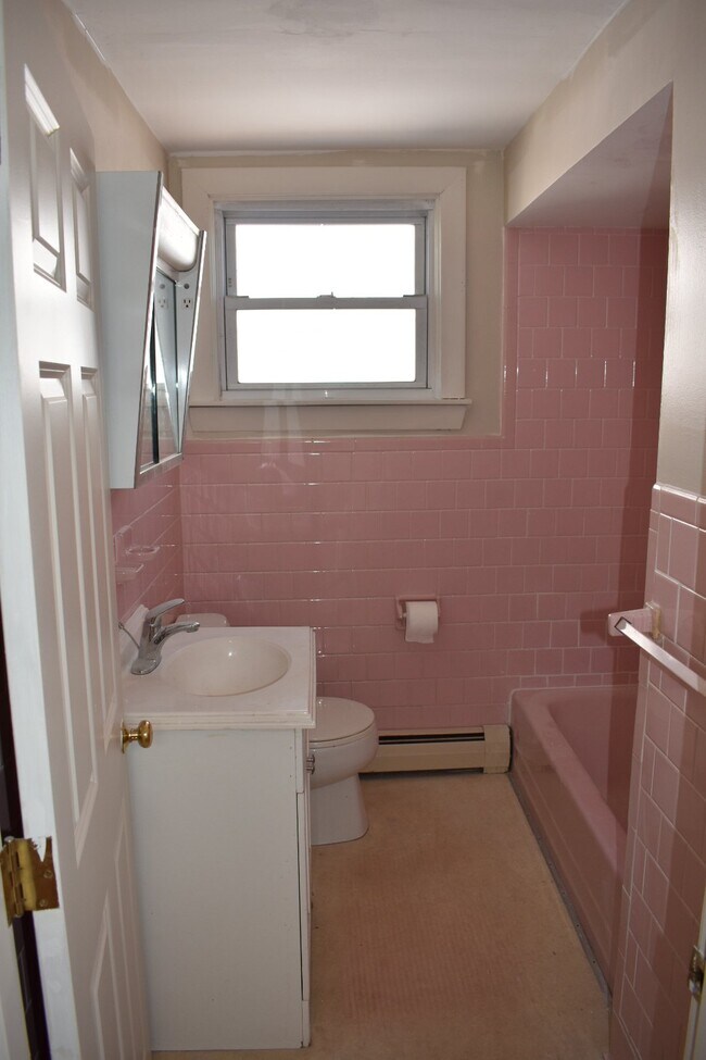 Building Photo - 29 Lapham St