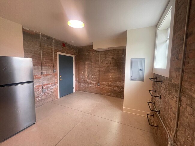 Foto del edificio - 6465 Sterling St