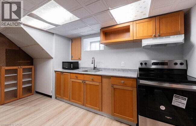 Photo du bâtiment - 337 E 33rd St