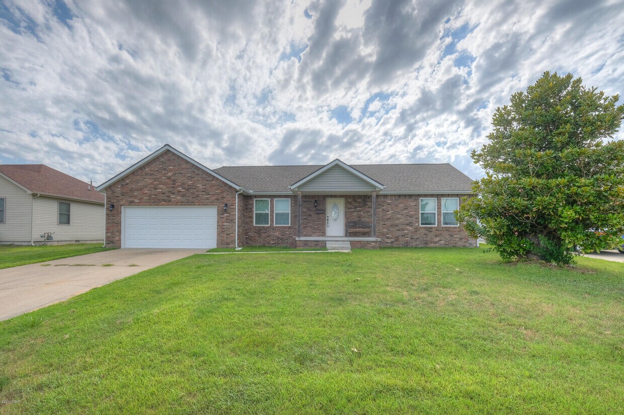 1707 Massachusetts Ave, Joplin, MO 64804 Condo for Rent in Joplin, MO