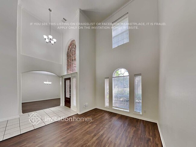 Foto del edificio - 1120 Sunset Lakes Dr