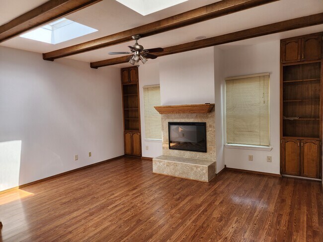 Foto del edificio - 1623 S Main St