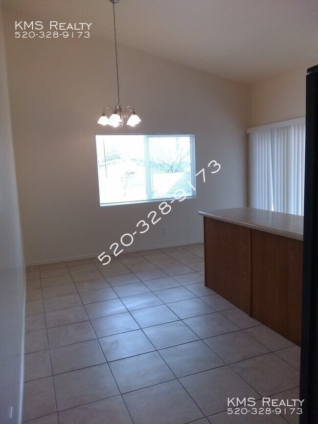 Foto del edificio - 4 Bedroom 2 Bath -824 W Oahu Circle - OWNE...