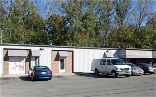 Building Photo - 2021 Palisades Dr